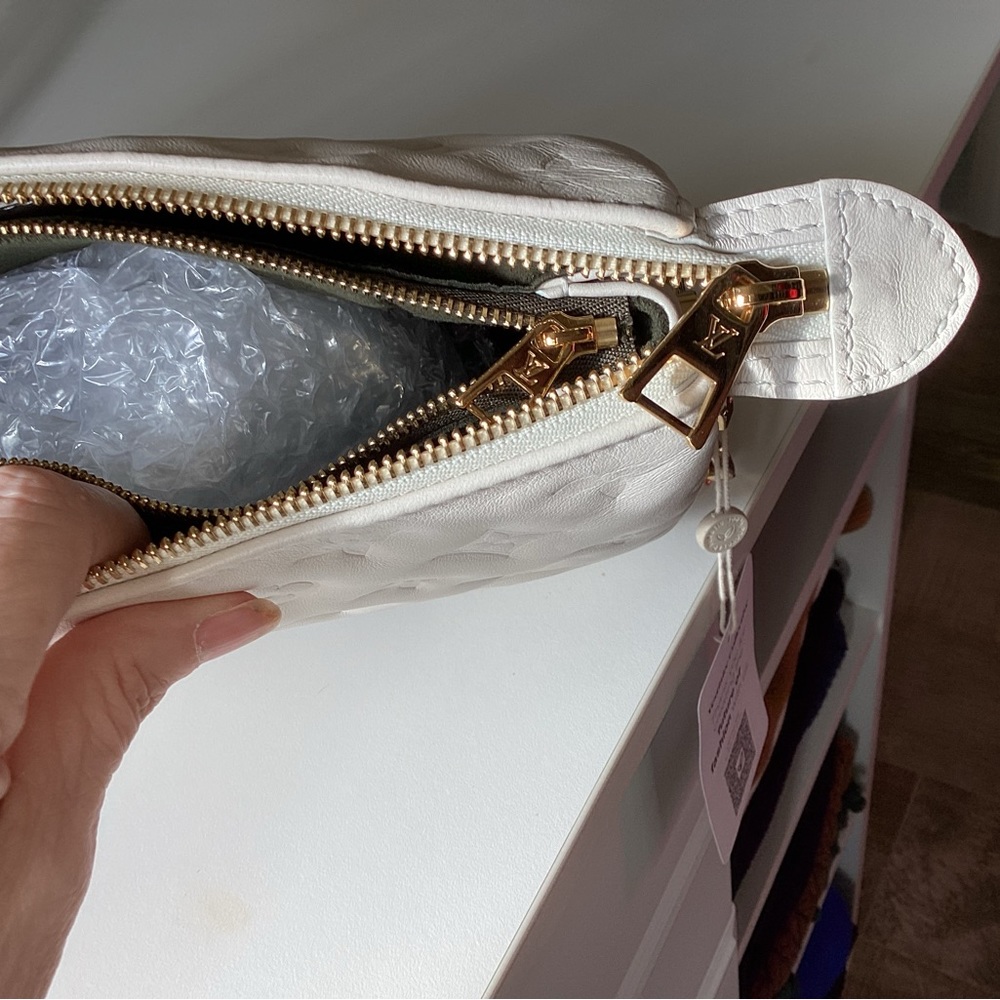 Louis Vuitton Coussin Handbag - Picture 12 of 16